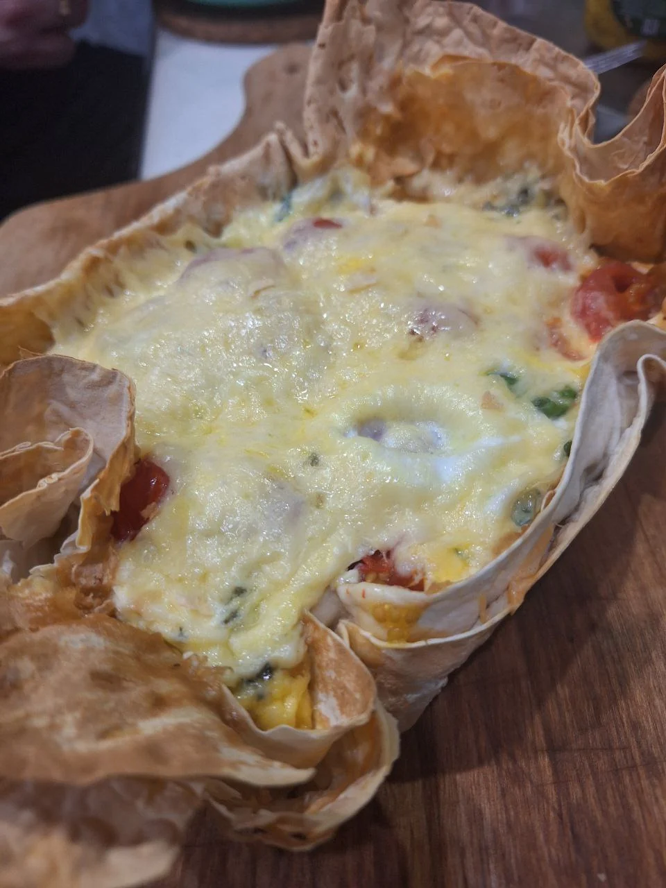 Лаваш-ролл с сыром, яйцом и шпинатом