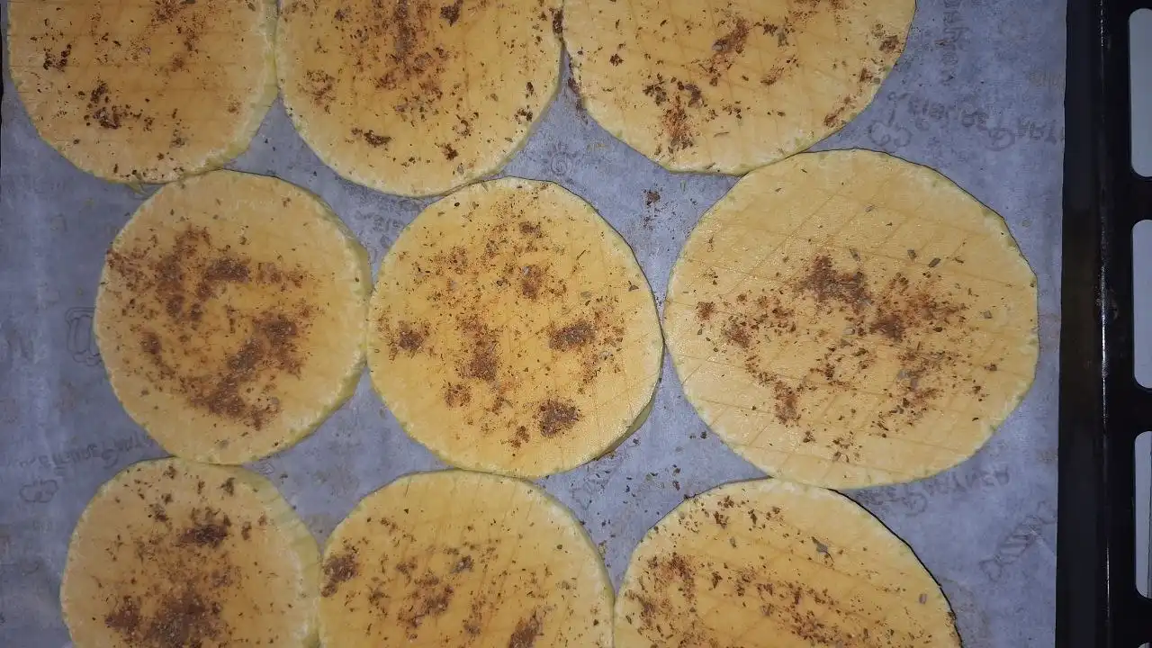 Запечённая тыква с сыром и ароматными специями