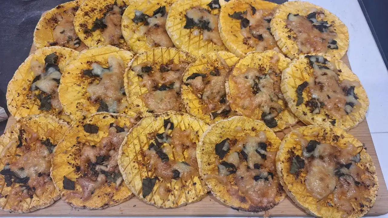 Запечённая тыква с сыром и ароматными специями