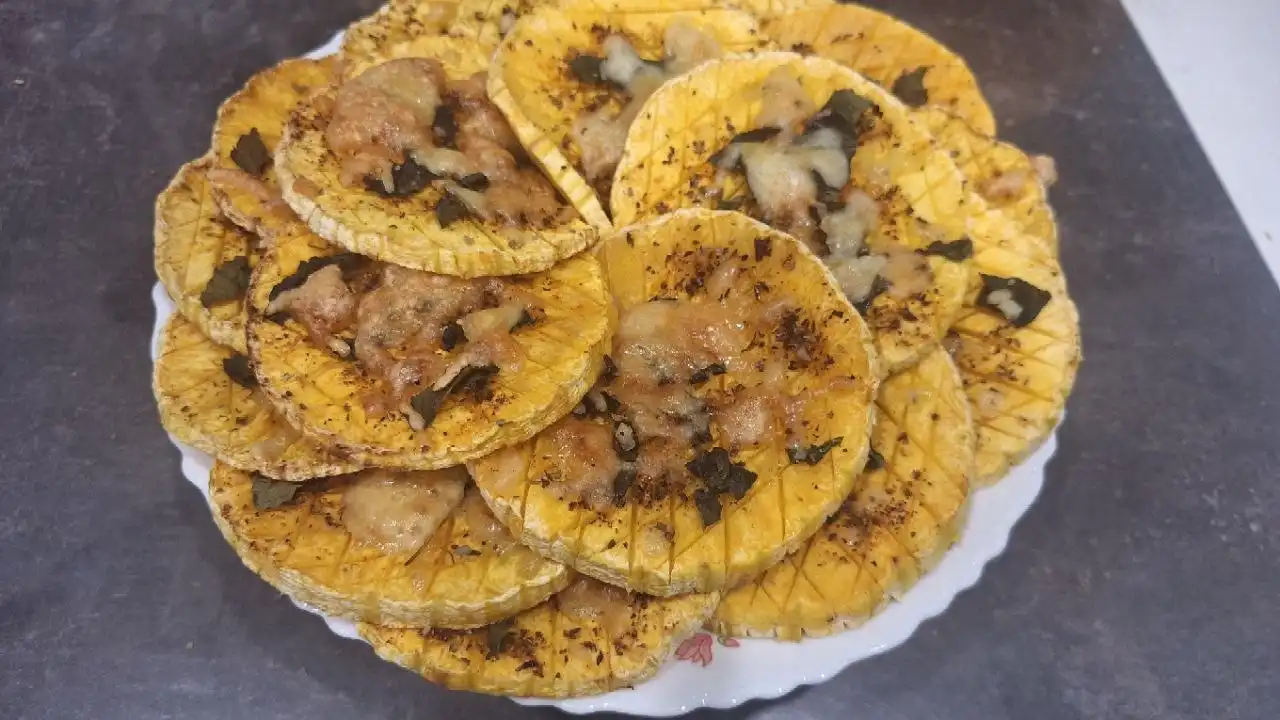 Запечённая тыква с сыром и ароматными специями