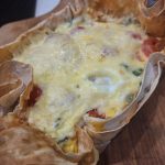 🍆 Карамелизированные баклажаны с помидорами, сливочным сыром и семечками